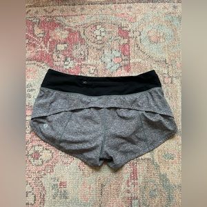 Lululemon speed ups size 4 2.5”